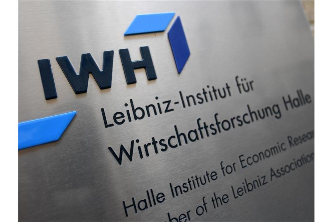 Institute: Deutschland kommt glimpflich durch die Pandemie Die deutsche Wirtschaft kommt nach Einschätzung des Leibniz-Instituts für Wirtschaftsforschung relativ glimpflich durch die schwere Corona-Rezession. Foto: Hendrik Schmidt/dpa-Zentralbild/dpa