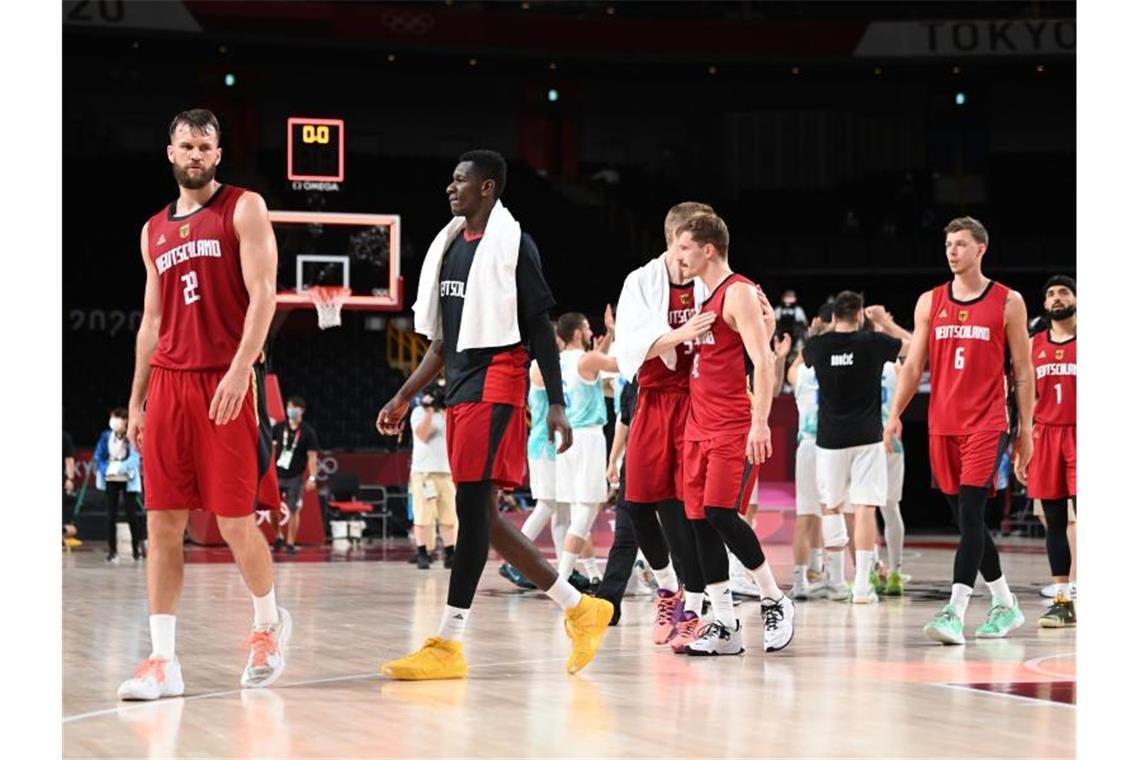 Das war die Olympia-Nacht: Gold im Weitsprung Die deutschen Basketballer sind im Viertelfinale ausgeschieden. Foto: Swen Pförtner/dpa