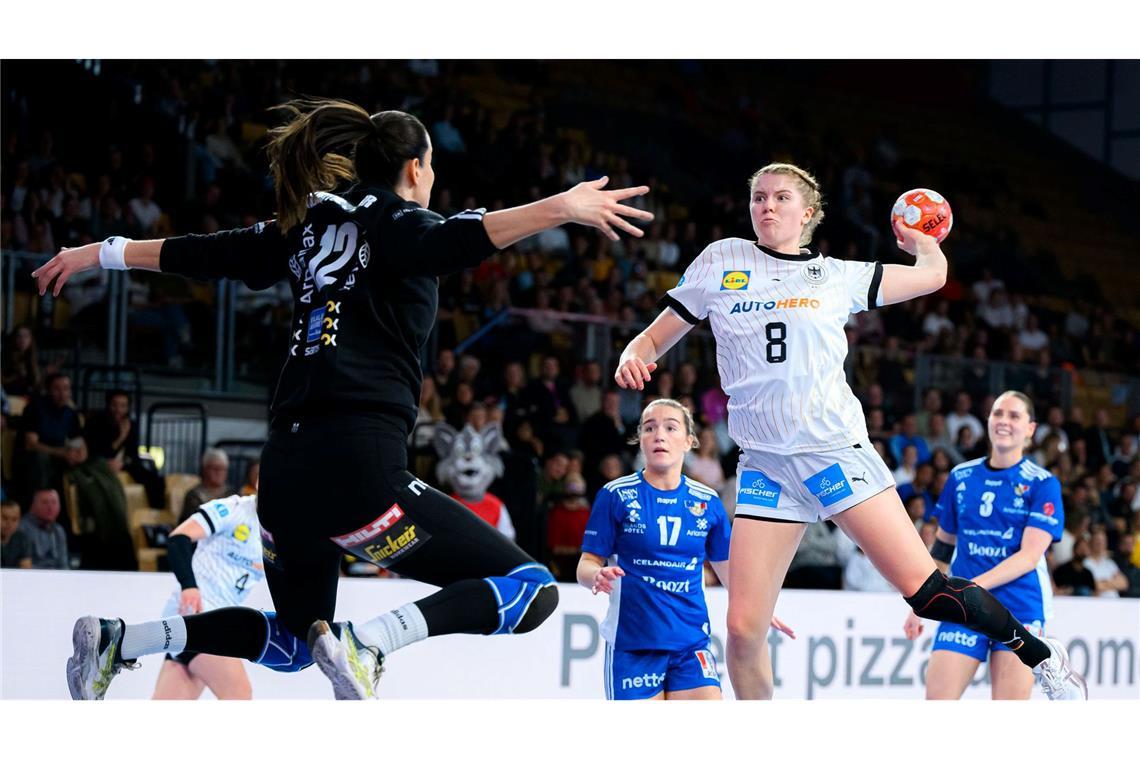 Sieg gegen Island: Handballerinnen in EM-Hauptrunde