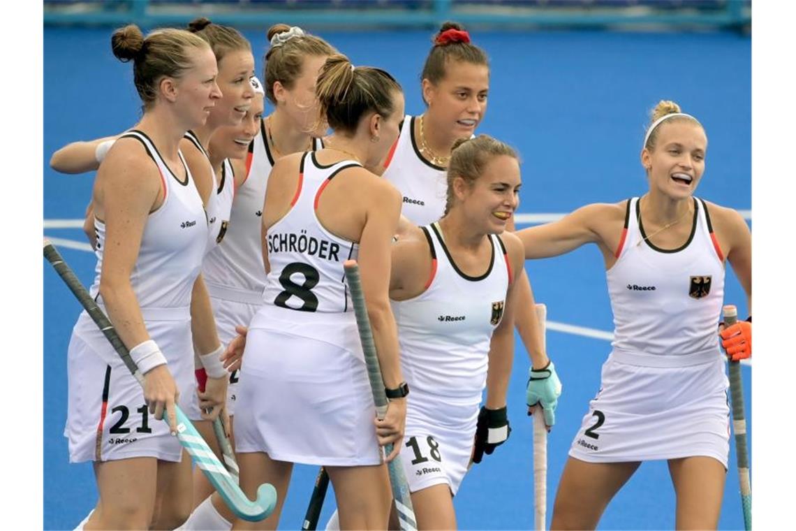 Die deutschen Hockey-Damen besiegten Südafrika mit 4:1. Foto: Sebastian Gollnow/dpa