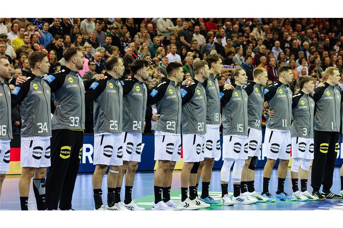 Die deutschen Nationalmannschaft zählt bei der Handball-EM im eigenen Land nicht zu den Topfavoriten, hat aber den Heimvorteil auf seiner Seite.