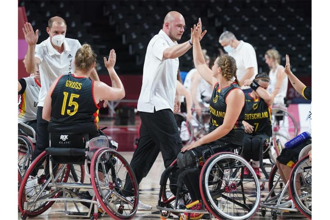 Die deutschen Rollstuhl-Basketballerinnen sind bei den Paralympics in Tokio noch ungeschlagen. Foto: Marcus Brandt/dpa