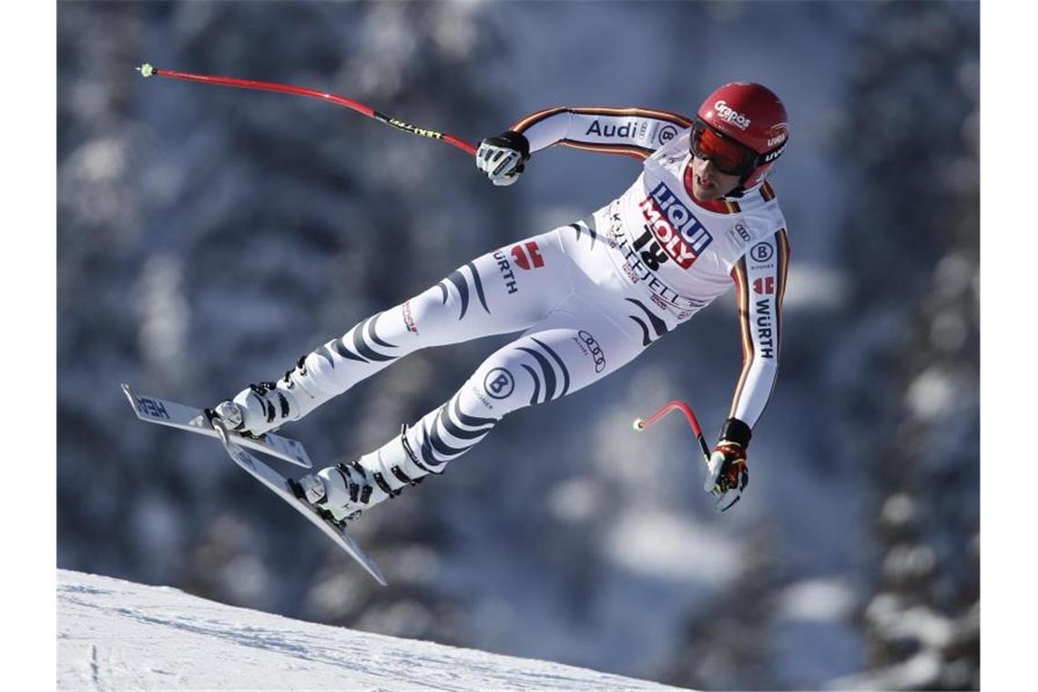 Deutsche Speedspezialisten starten in schwierige Saison Die deutschen Skirennfahrer um Josef Ferstl starten in Val d'Isère. Foto: Gabriele Facciotti/AP/dpa