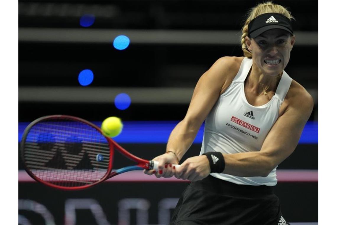 „Traurig und enttäuscht“ - Aus für deutsche Tennis-Damen Die deutschen Tennis-Damen um Angelique Kerber schieden beim Billie Jean King Cup aus. Foto: Petr David Josek/AP/dpa