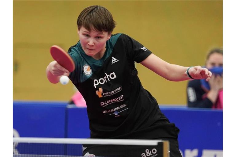 Die deutschen Tischtennis-Frauen um Nina Mittelham besiegten Polen deutlich. Foto: Jörg Carstensen/dpa