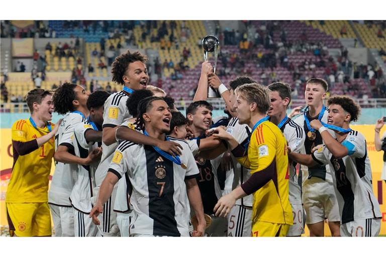 Die deutschen U17-Fußballer siegten im WM-Finale im Elfmeterschießen gegen Frankreich.