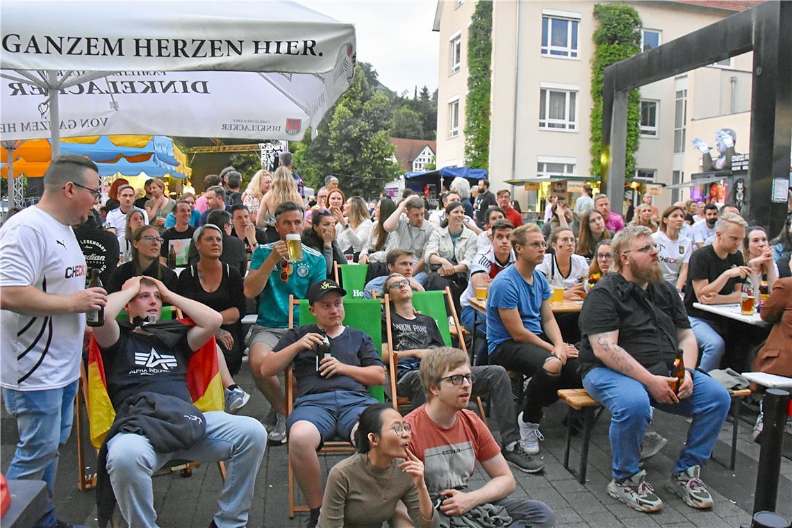 Schauen die Backnanger Fußball trotz Straßenfest?