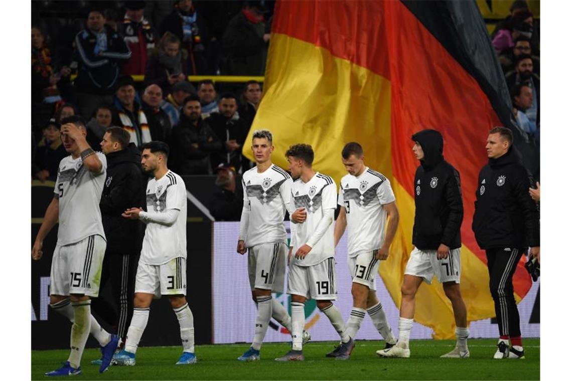 Löws Notelf verblüfft und bricht ein: 2:2 gegen Argentinien Die DFB-Elf kam gegen Argentinien nicht über ein 2:2 hinaus. Foto: Federico Gambarini/dpa