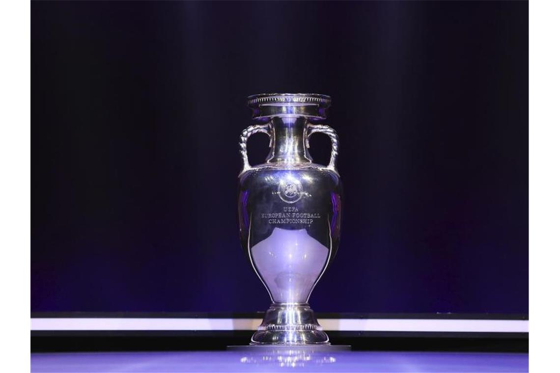 Löw nach EM-Hammerlos: „Ans Limit gehen“ Die DFB-Elf trifft in der Gruppenphase der Europameisterschaft auf Weltmeister Frankreich, Europameister Portugal. Der dritte Gegner steht noch nicht fest. Foto: Matthew Lewis/UEFA via Getty Images/dpa