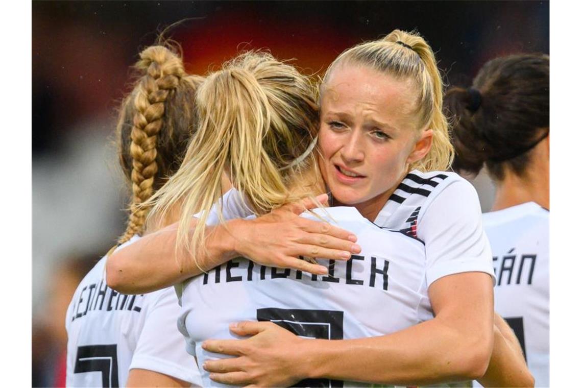 Die DFB-Frauen besiegten Bulgarien in der WM-Qualifikation mit 7:0. Foto: Robert Michael/dpa-Zentralbild/dpa