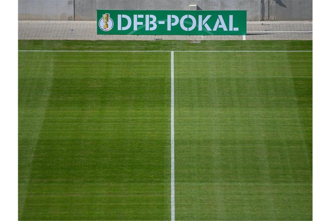 Die DFB-Pokalpartie zwischen Waldhof Mannheim und dem SC Freiburg steht auf der Kippe. Foto: Robert Michael/dpa-Zentralbild/dpa