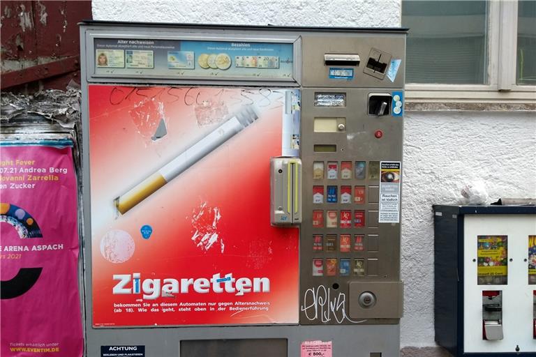 Die Diebe haben solch einen Zigarettenautomat aufgesprengt. Symbolfoto: M. Nothstein