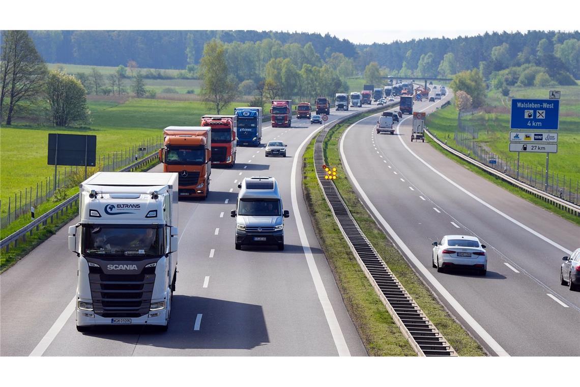 Die Dieselpreise steigen – und Speditionen schlagen Alarm. (Archivbild)