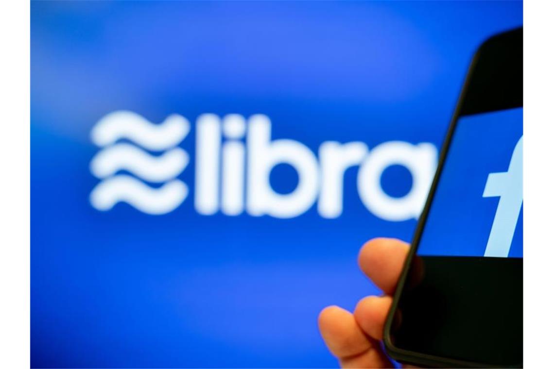 Zuckerberg verteidigt Digitalwährung Libra im US-Kongress Die Digitalwährung Libra soll nach Vorstellungen von Facebook zunächst vor allem für Geldüberweisungen über Ländergrenzen hinweg zum Einsatz kommen,. Foto: Kay Nietfeld/dpa