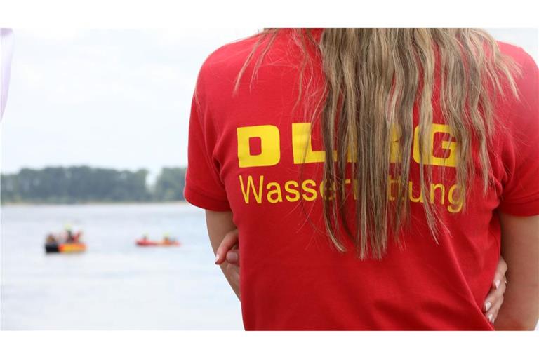 Die DLRG setzt sich für die Sicherheit beim Baden ein. (Symbolbild)