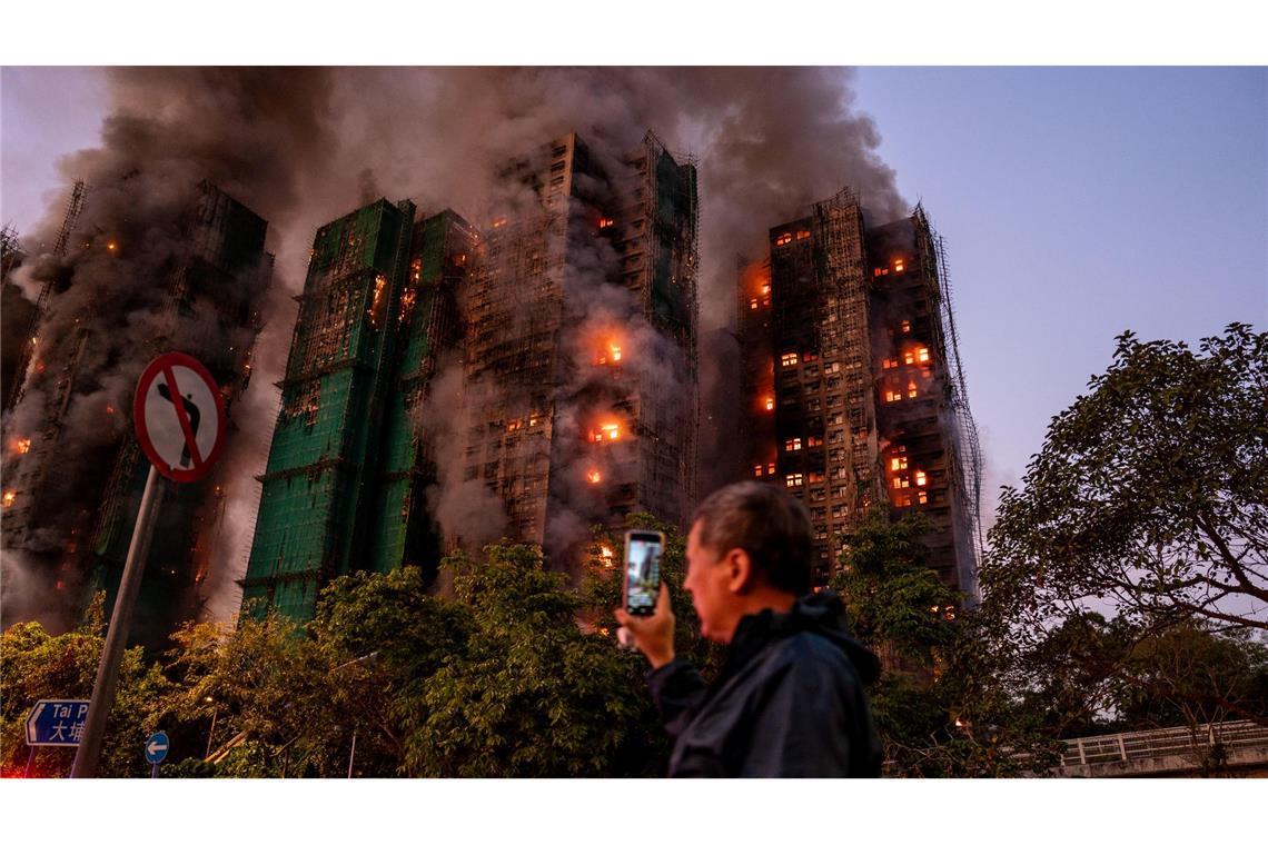 Die dramatischen Aufnahmen des Großbrandes gingen um die Welt.