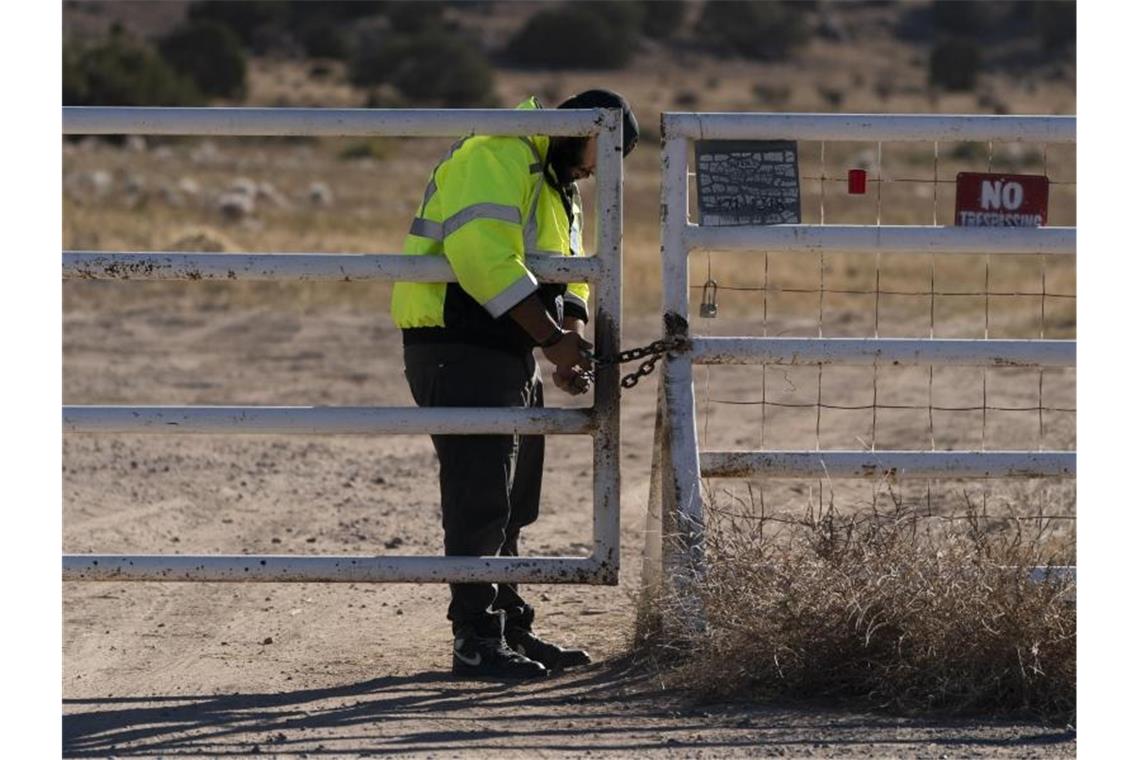 Die Dreharbeiten für den Western „Rust“ wurden nach dem Tod von Kamerafrau Halyna Hutchins ausgesetzt. Foto: Jae C. Hong/AP/dpa