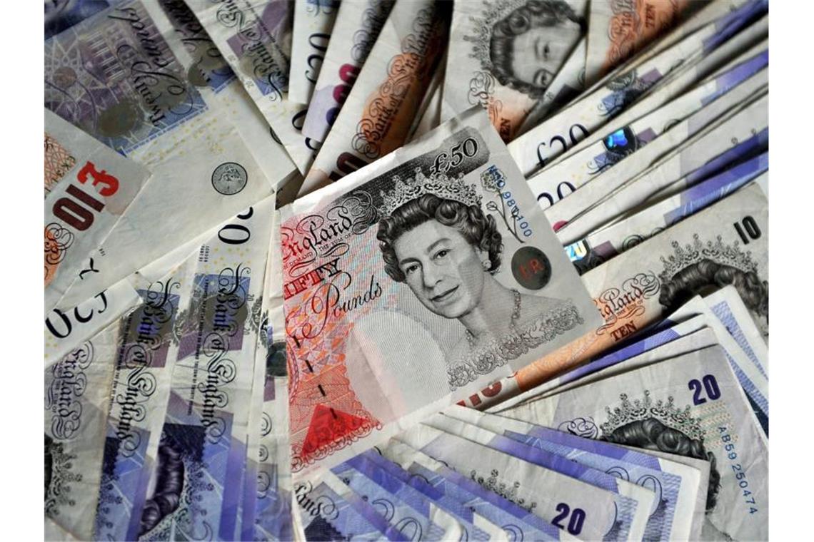 Einbrüche bei Promis in London: Lange Haftstrafen Die drei Angeklagten erbeuteten Bargeld im Wert von zig Millionen Pfund. Foto: epa Andy Rain/epa/dpa