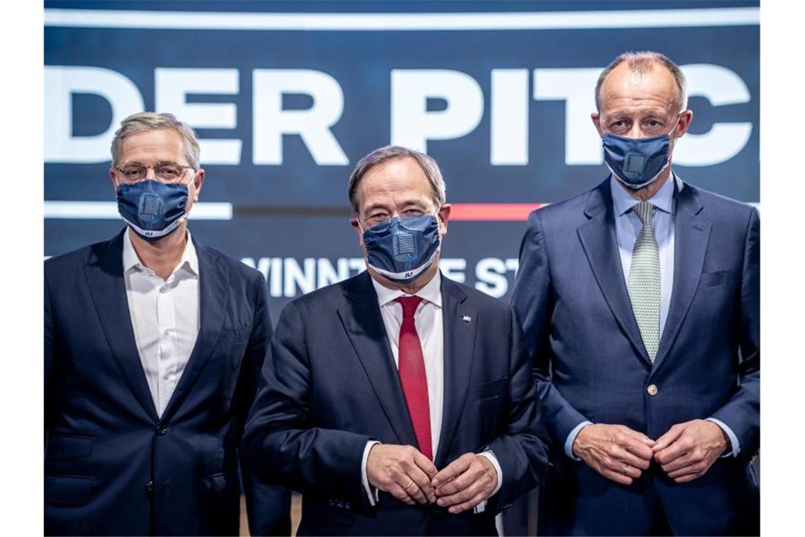 Die drei Kandidaten für den Bundesvorsitz der CDU, Armin Laschet (M), Friedrich Merz (r) und Norbert Röttgen (l). Foto: Michael Kappeler/dpa-pool/dpa/Archivbild