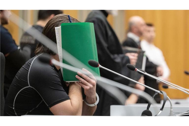 Die drei Männer kommen alle aus der Ukraine.