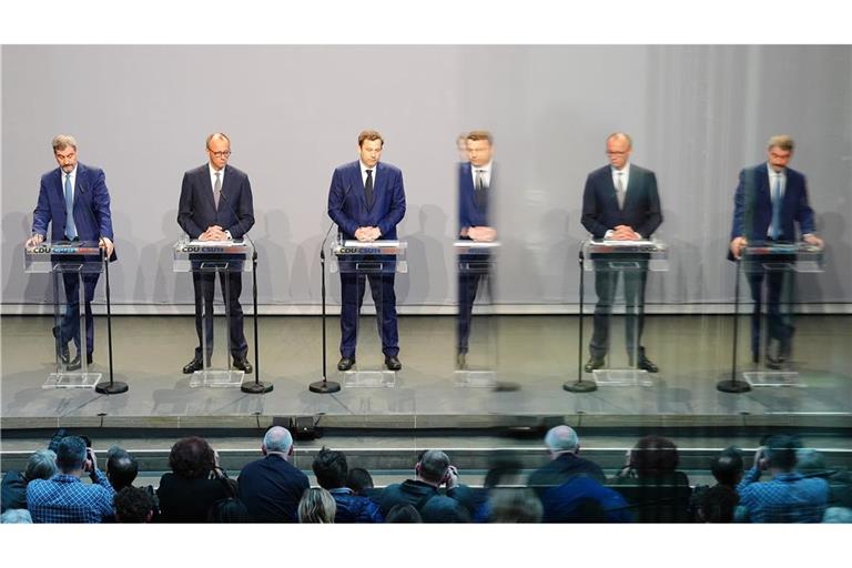 Die Drei Parteichefs sind in Spendierlaune (v. li.):  Markus Söder (CSU), Friedrich Merz (CDU), Lars Klingbeil (SPD).