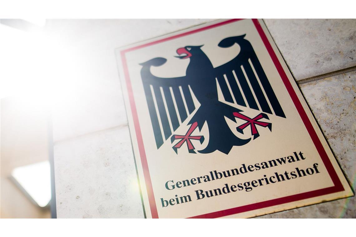 Die Durchsuchungen richten sich gegen  mutmaßliche Mitglieder der Zelle „Letzte Verteidigungswelle“.