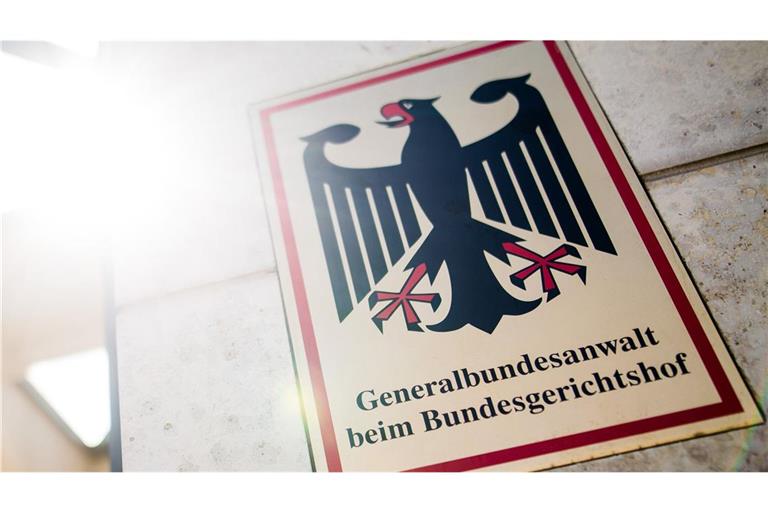 Die Durchsuchungen richten sich gegen  mutmaßliche Mitglieder der Zelle „Letzte Verteidigungswelle“.