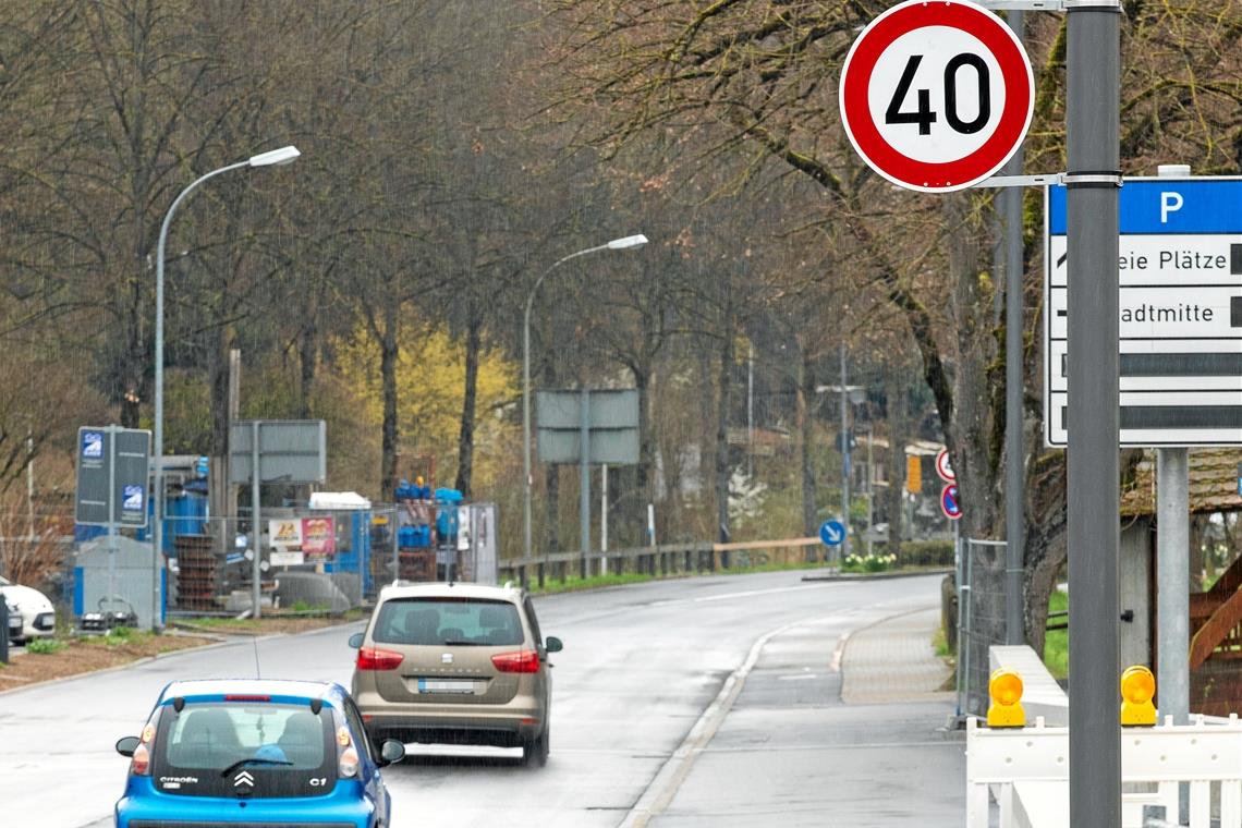 Tempo 40 auf dem Innenstadtring bleibt dauerhaft Die einheitliche Geschwindigkeit sorgt laut Expertenmeinung für eine Verstetigung des Verkehrs auf dem Innenstadtring. Foto: A. Becher