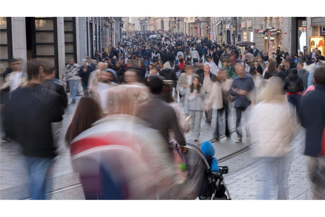Die Einkaufsstraße Istiklal in Istanbul ist bei Touristen beliebt