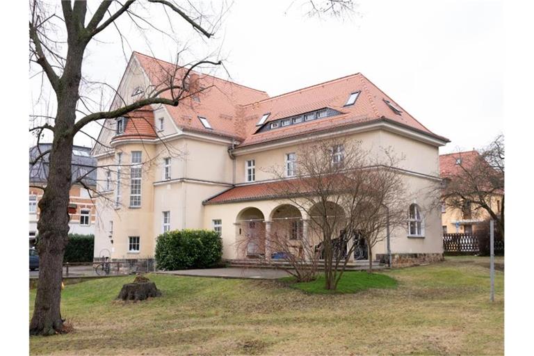 Die Einrichtung für den Vollzug in freien Formen des Vereins für soziale Rechtspflege (VSR) in Dresden. Der Verein bietet inhaftierten Männern aus Sachsen an, die verbleibende Haftzeit außerhalb der Justizvollzugsanstalt zu verbüßen. Foto: Sebastian Kahnert/dpa-Zentralbild/dpa