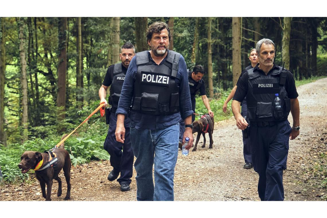 Was ist los mit Friedemann Berg? Die Einsatzkräfte suchen mit Berg den Schwarzwald ab.