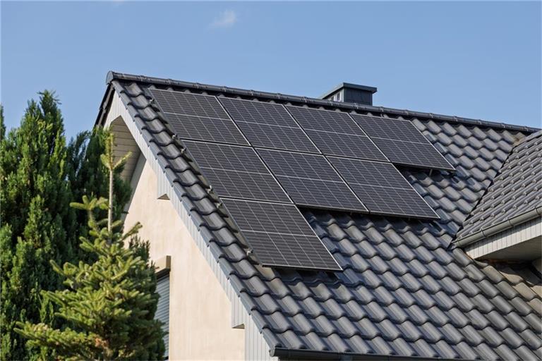 Die Einspeisevergütung für Solarstrom steht vor dem Aus. Erfahren Sie, was das für Betreiber von Photovoltaikanlagen bedeutet.
