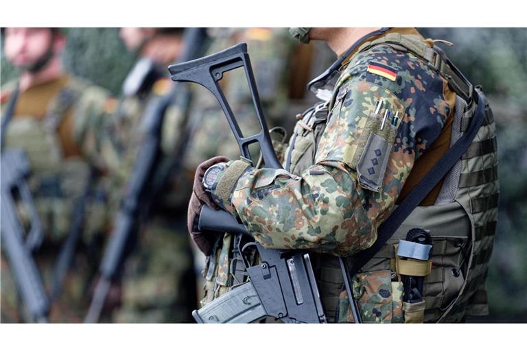 Die Einstellungs-Zahlen bei der Bundeswehr steigen. (Archivbild)