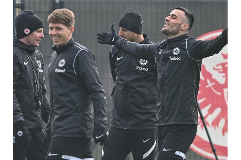 Die Eintracht geht zuversichtlich in das Rückspiel gegen Betis. Foto: Arne Dedert/dpa