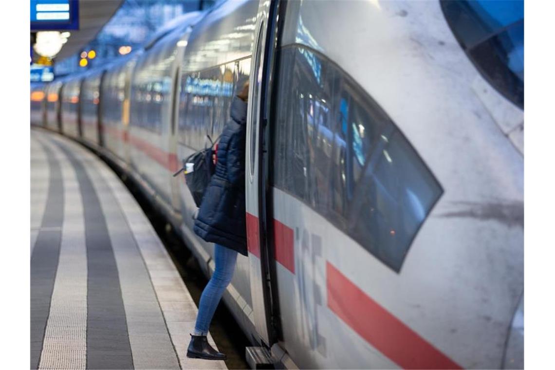 Die Eisenbahn- und Verkehrsgewerkschaft (EVG) plant, ihre Mitgliederzahl offenzulegen. Foto: Friso Gentsch/dpa/Symbolbild