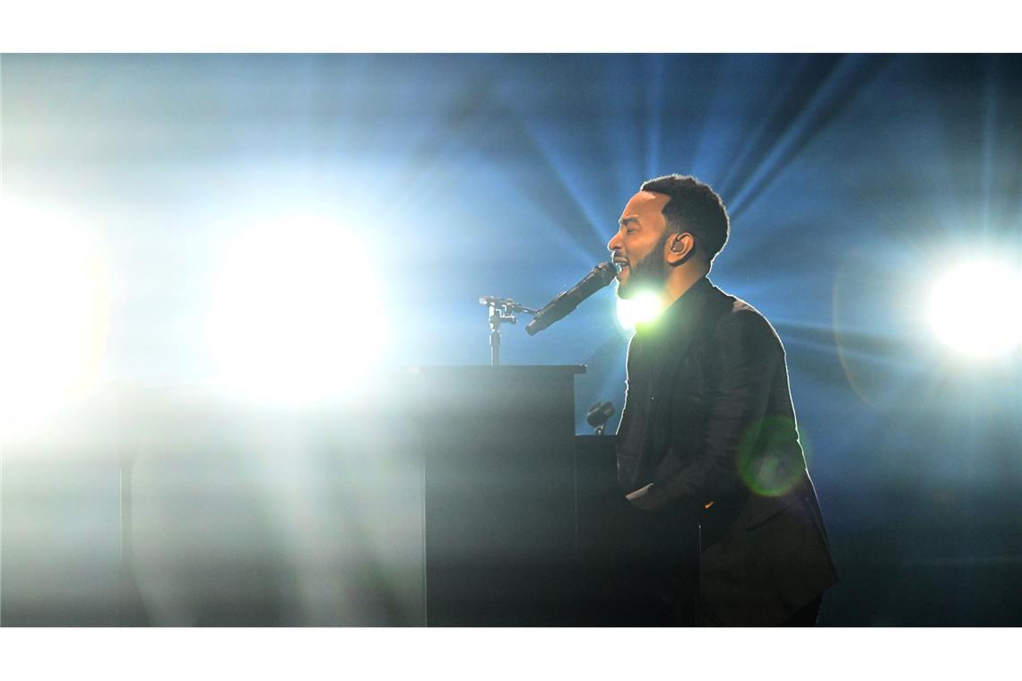 John Legend gibt Konzert vor nur 3.300 Fans Die emotionalsten Momente gab es, wenn John Legend allein am Klavier saß.