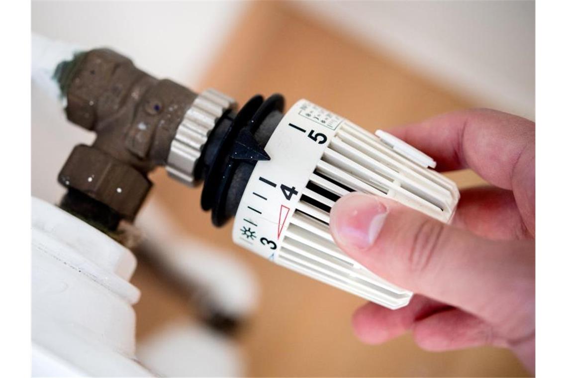 Energie: Einkommensschwächere geben anteilig am meisten aus Die Energiepreise zogen im vergangenen Jahr im Zuge der weltweiten Konjunkturerholung deutlich an. Foto: Hauke-Christian Dittrich/dpa