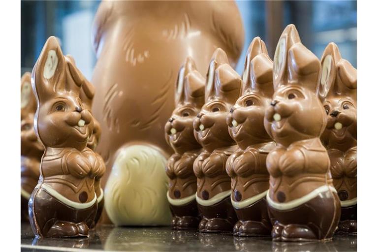 Die Engpässe in der Süßwarenindustrie könnten vielleicht Folgen für die Osterhasen-Produktion haben. Foto: Patrick Pleul/dpa-Zentralbild/ZB