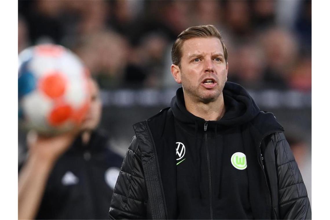 Bayern bleiben oben - Bielefeld feiert ersten Sieg Die Erfolgsserie von Wolfsburgs neuem Trainer Florian Kohfeldt hält an. Foto: Swen Pförtner/dpa