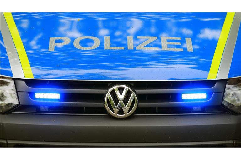 Die Ermittlungen der Polizei dauern an. (Symbolbild)