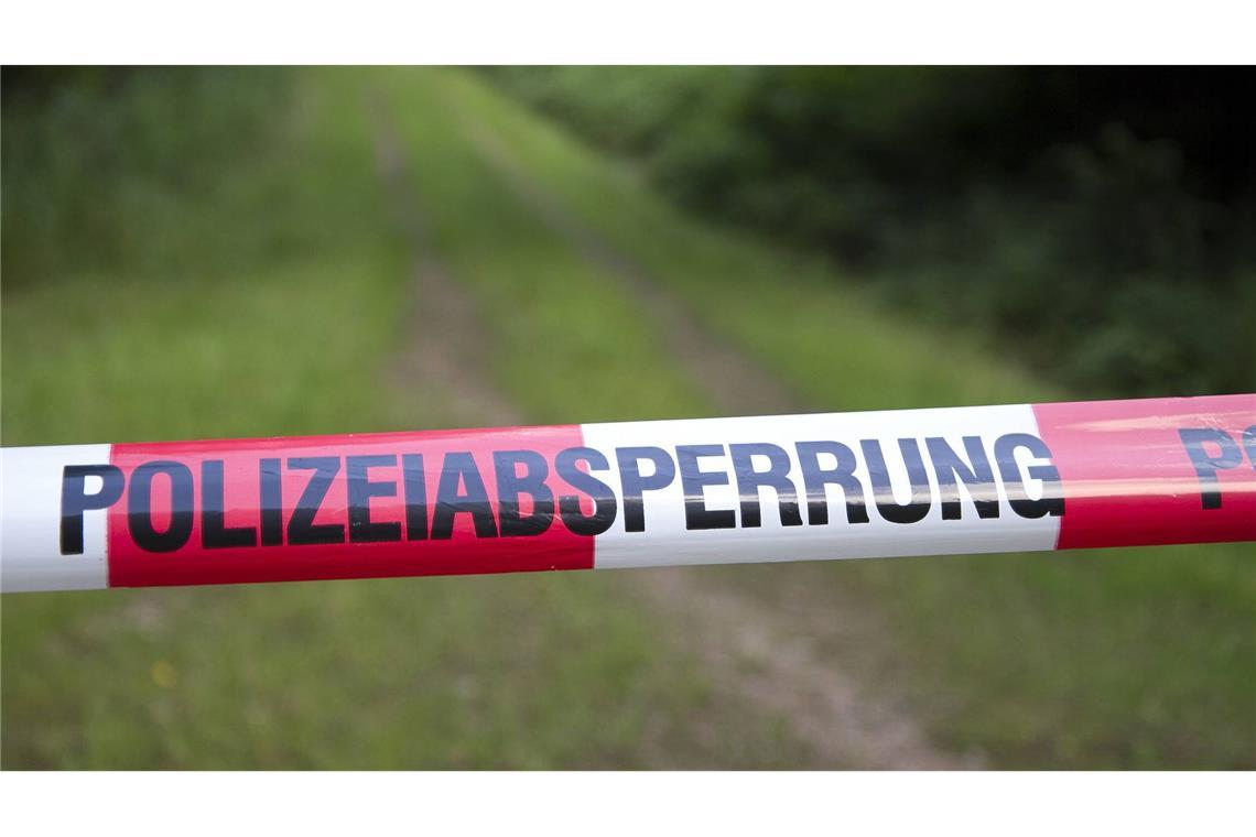 Die Ermittlungen der Polizei dauern an (Symbolbild).