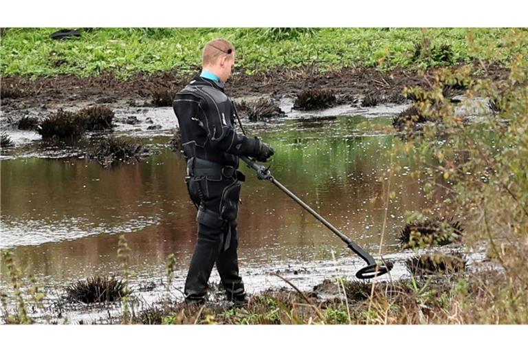 Die Ermittlungen in der Nähe des Fundorts laufen.