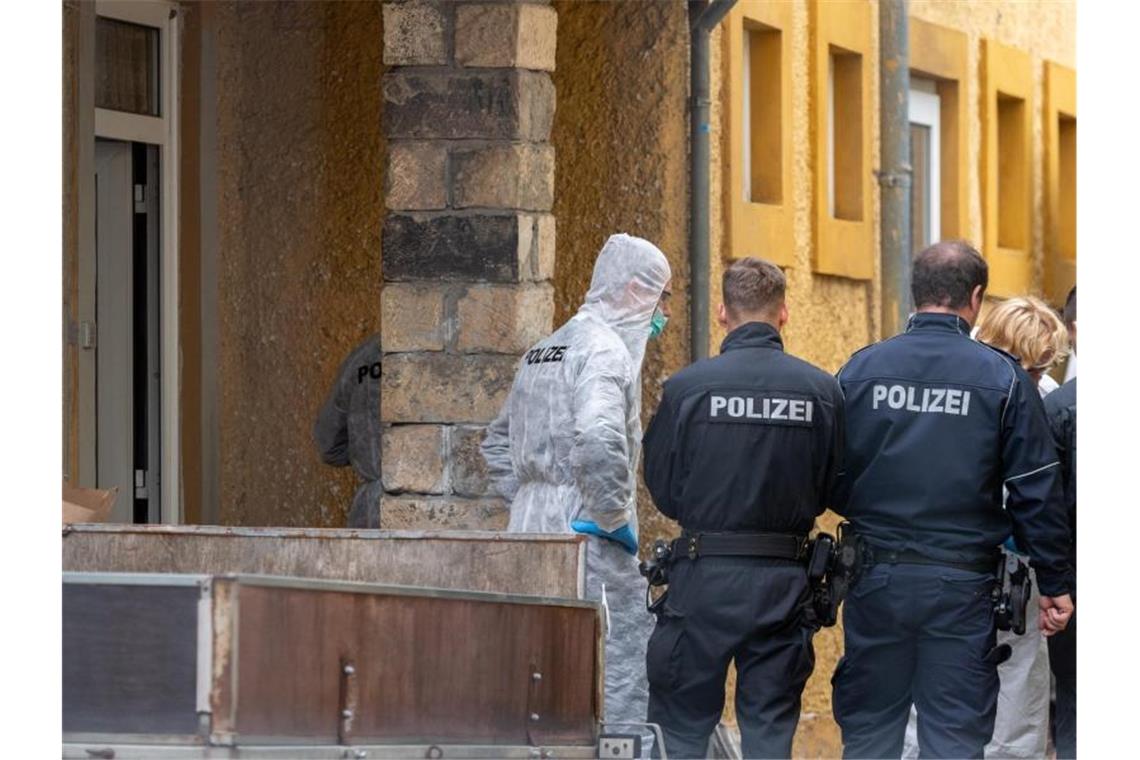 Tödliche Gewalttat: Geschwisterpaar in Dresden getötet Die Ermittlungen zu dem Familiendrama stehen noch am Anfang. Foto: Robert Michael