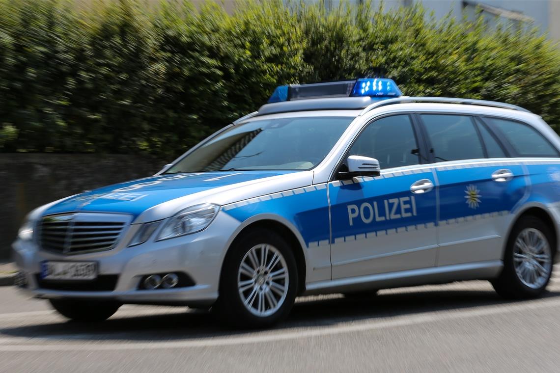 Frau tot aufgefunden: Polizei vermutet Tötungsdelikt Die Ermittlungen zu den Fall dauern an. Symbolfoto: A. Becher