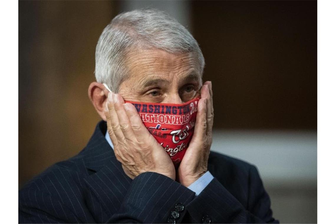 Die „ernste“ Lage erfordere dringendes Handeln, um das Virus langfristig einzudämmen, sagt Anthony Fauci. Foto: Al Drago/Pool Bloomberg/AP/dpa