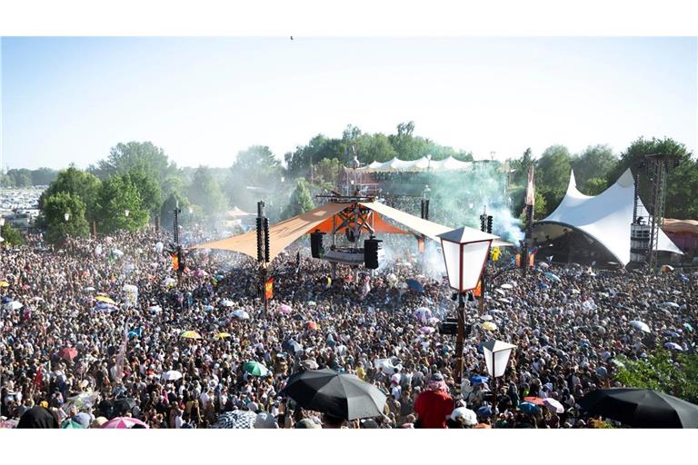 Die Eröffnung der Turmbühne auf dem Fusion-Festival.