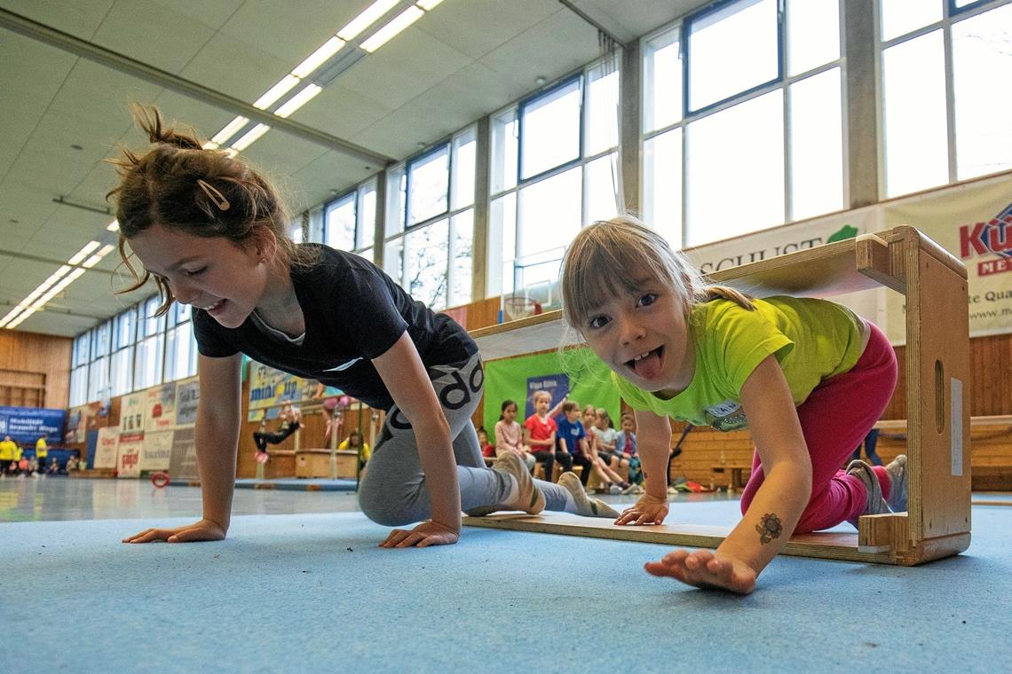 Kinder zeigen an sechs Stationen ihr Können