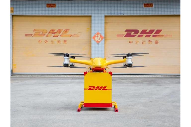 Die erste innerstädtische Drohnen-Lieferroute in China ist in der südchinesischen Metropole Guangzhou in Betrieb gegangen. Foto: Courtesy of DHL-Sinotrans & EHang/dpa