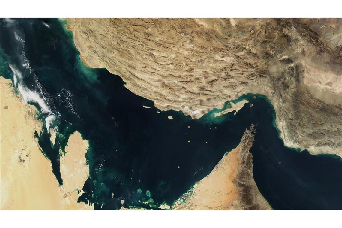 Die etwa 55 Kilometer breite Meerenge Straße von Hormus zwischen dem Iran und Oman gilt als eine der wichtigsten Schifffahrtsrouten für den weltweiten Ölexport. (Archivbild)