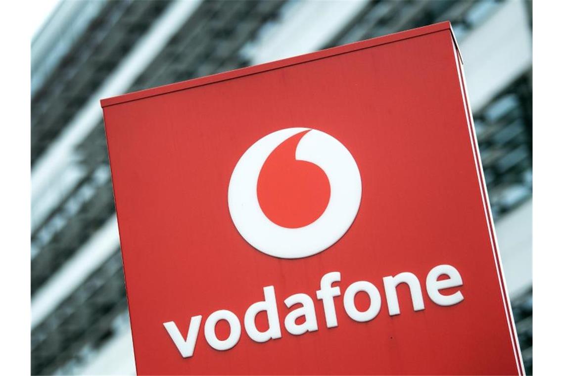 Vodafone will Personalkosten auch durch Stellenabbau senken Die EU-Kommission hatte im Sommer Vodafone die Übernahme von Unitymedia genehmigt. Foto: Federico Gambarini/dpa